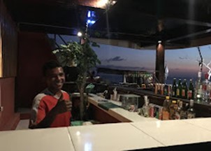 Picture8 5 Pubs and Sunset Bars in Uluwatu