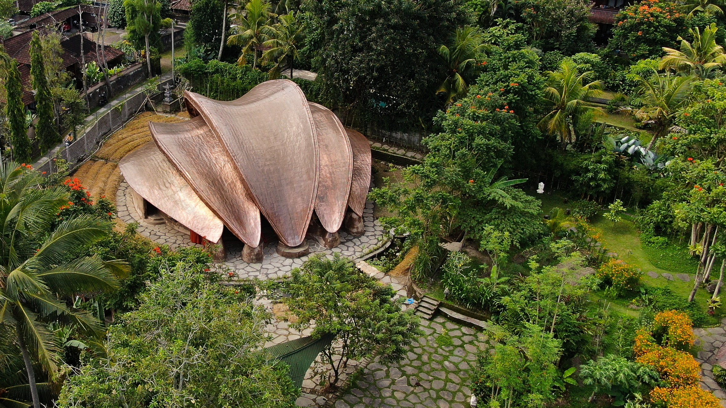 252e02 74e459b62fb24df8ae6771e64904588amv2 Yoga Teacher Training in Bali