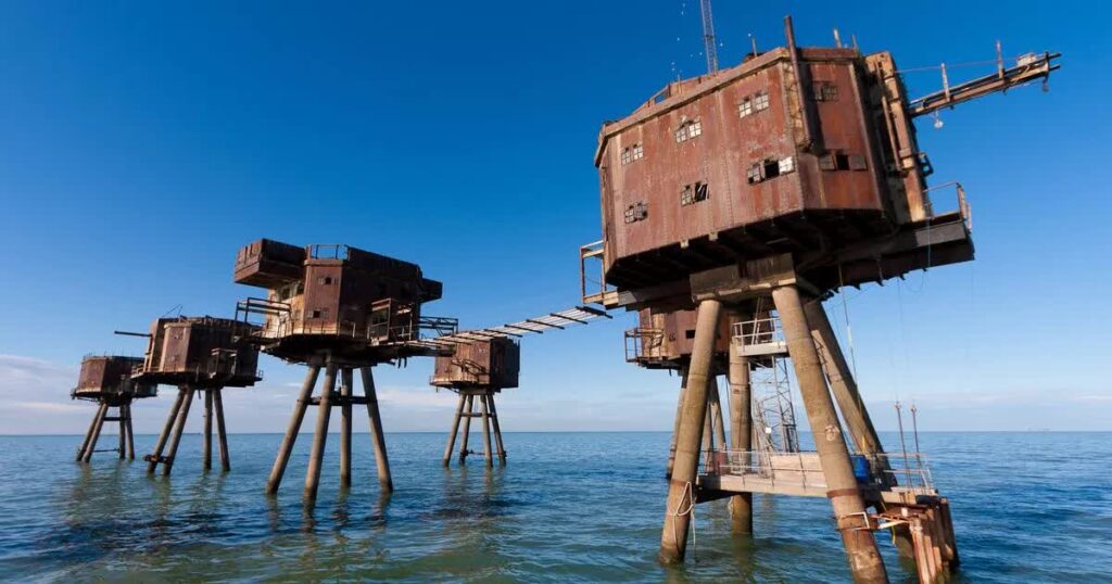 0 The Maunsell Forts have been abandoned since the late 1950s MConverter.eu