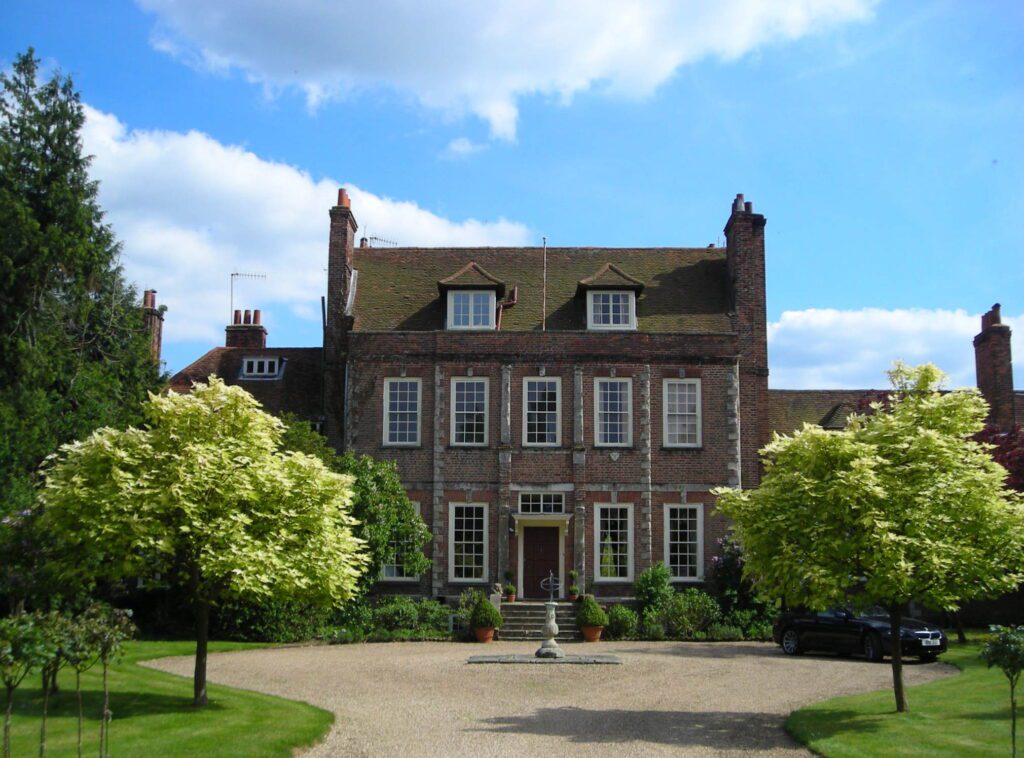 Byfleet Manor House geograph 3492825 cropped and squared up