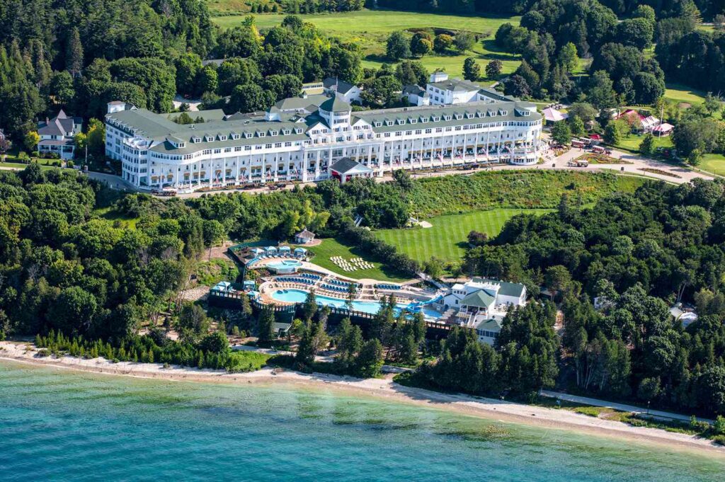 TAL header aerial grand hotel mackinac island GRNDHTLMACISLE0724 fd2c5f75115144feacf53f78314bd9dd