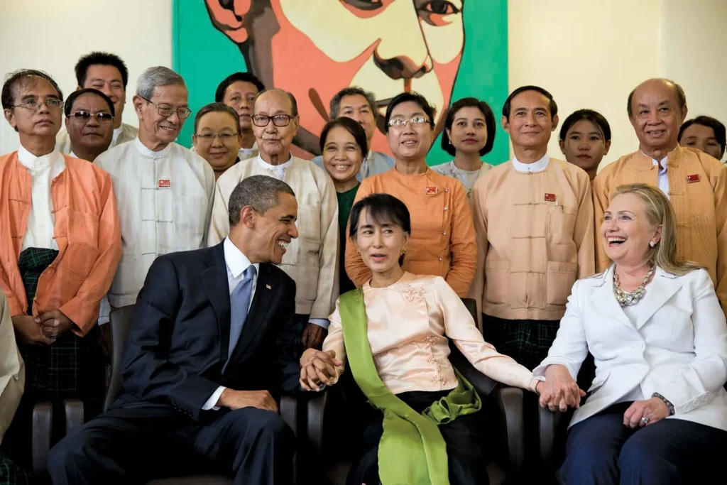 Aung San Suu Kyi staff Hillary Clinton November 19 2012