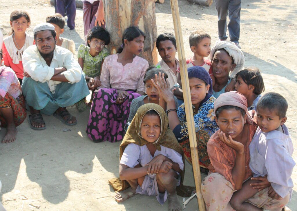 Displaced Rohingya people in Rakhine State 8280610831 cropped