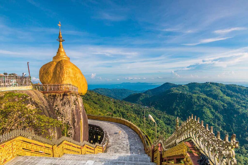 Kyaiktiyo Pagoda Golden rock