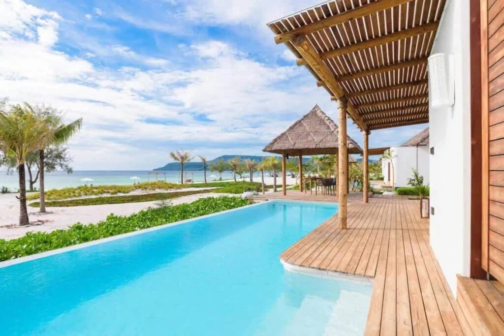 MConverter.eu Beach Front Pool Villa at The Royal Sands Koh Rong 23222331 1171x781 1