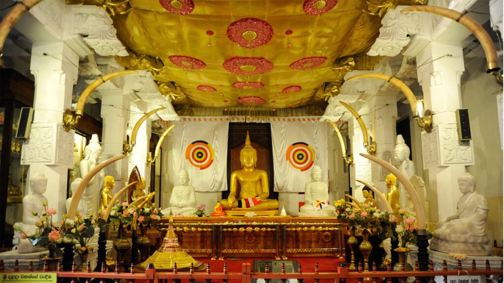 Temple Sacred Tooth Relic kandy sri lanka