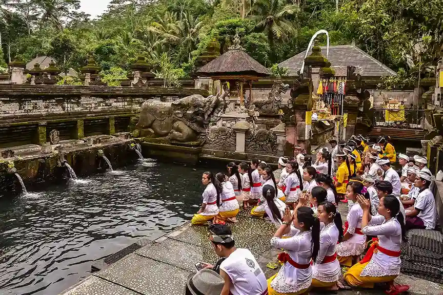 image 329 temples in bali