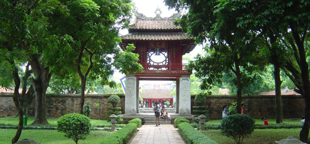 Hanoi Temple of Literature cropped
