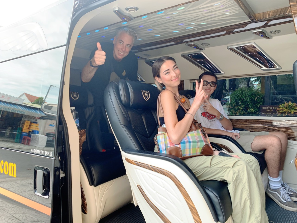 Hoianbus Private Charter Luxury Limousine Dcar Minibus Rental