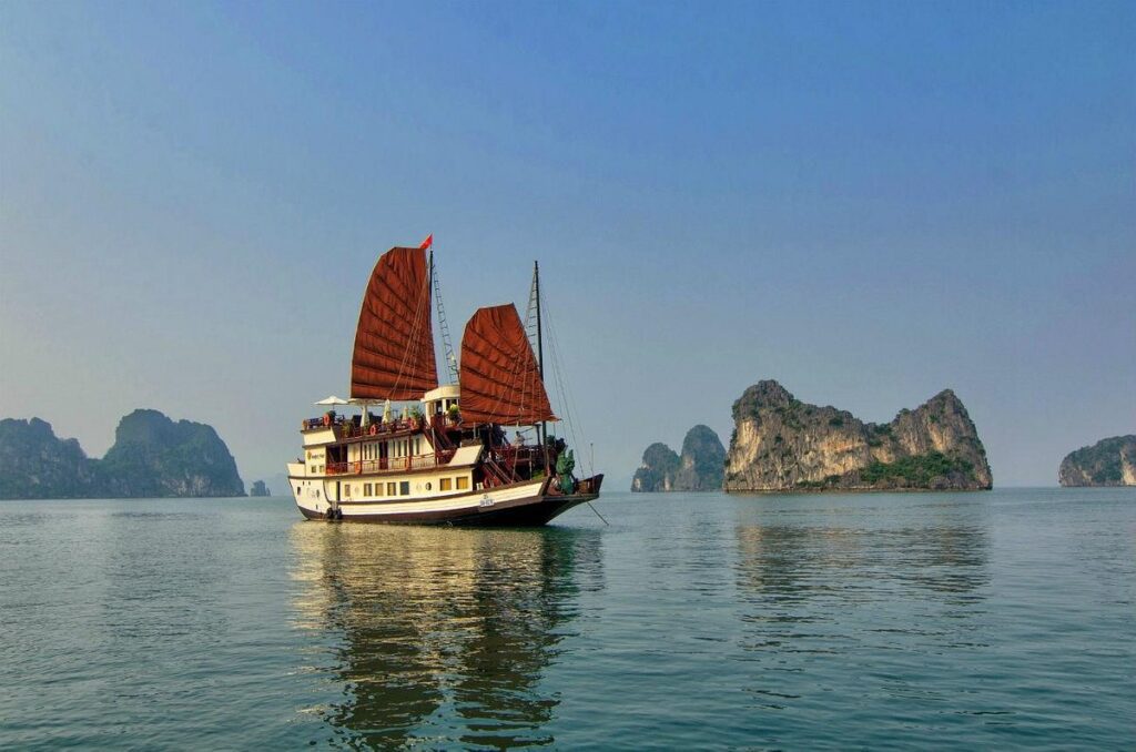 bai tu long bay cruise
